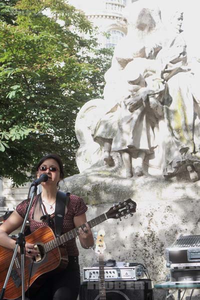 TIKA - 2015-06-21 - PARIS - Place Saint-Ferdinand - 